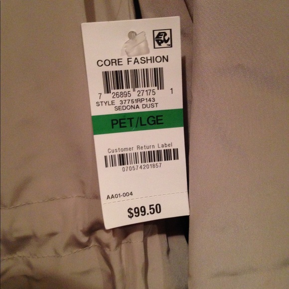 Woman's jacket - Picture 5 of 5